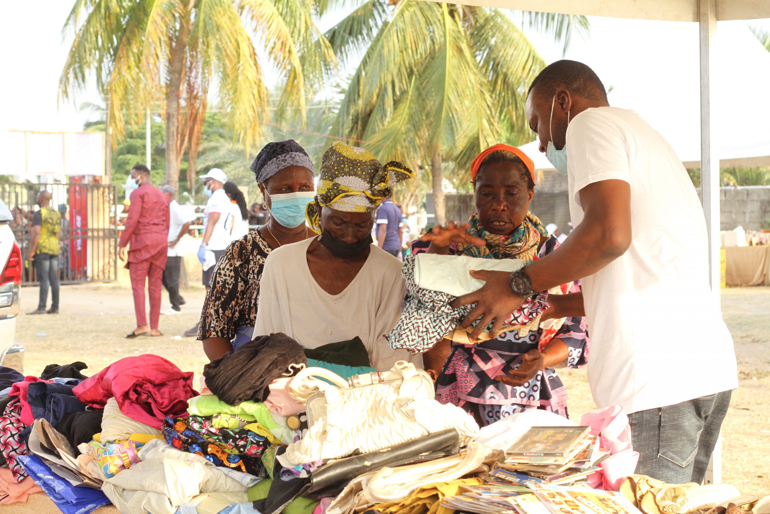 Trinitas Foundation initiates The Christmas Cheer with the goal of empowering 1,000 families with N10,000 cash and groceries for Christmas coupled with 500 kids’ school shoes and clothing for the elderly.